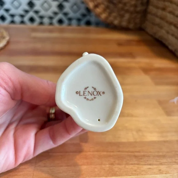 Lenox Vintage Porcelain Dolphin on Waves Figurine Gold Trim Detail Statue - Picture 6 of 8